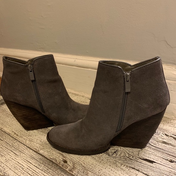 Very Volatile suede bootie - Picture 5 of 7